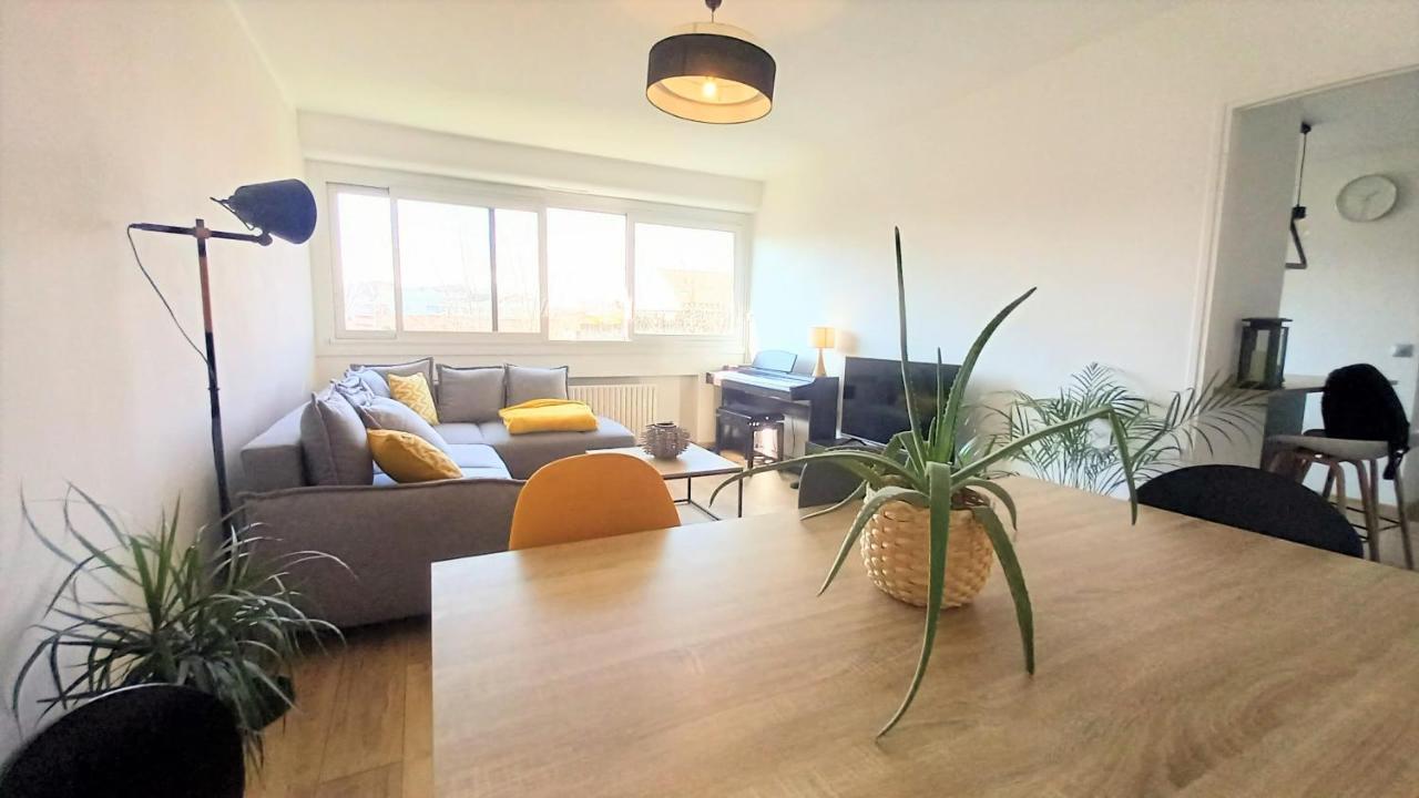 Magnifique Cocon - Metro A Republique - 2 Belles Chambres Avec Dressings - Wifi Gratuit - Netflix - Au Calme Absolu - Lumineux - Jardin Arbore Partage Dans La Residence Villeurbanne Exterior foto