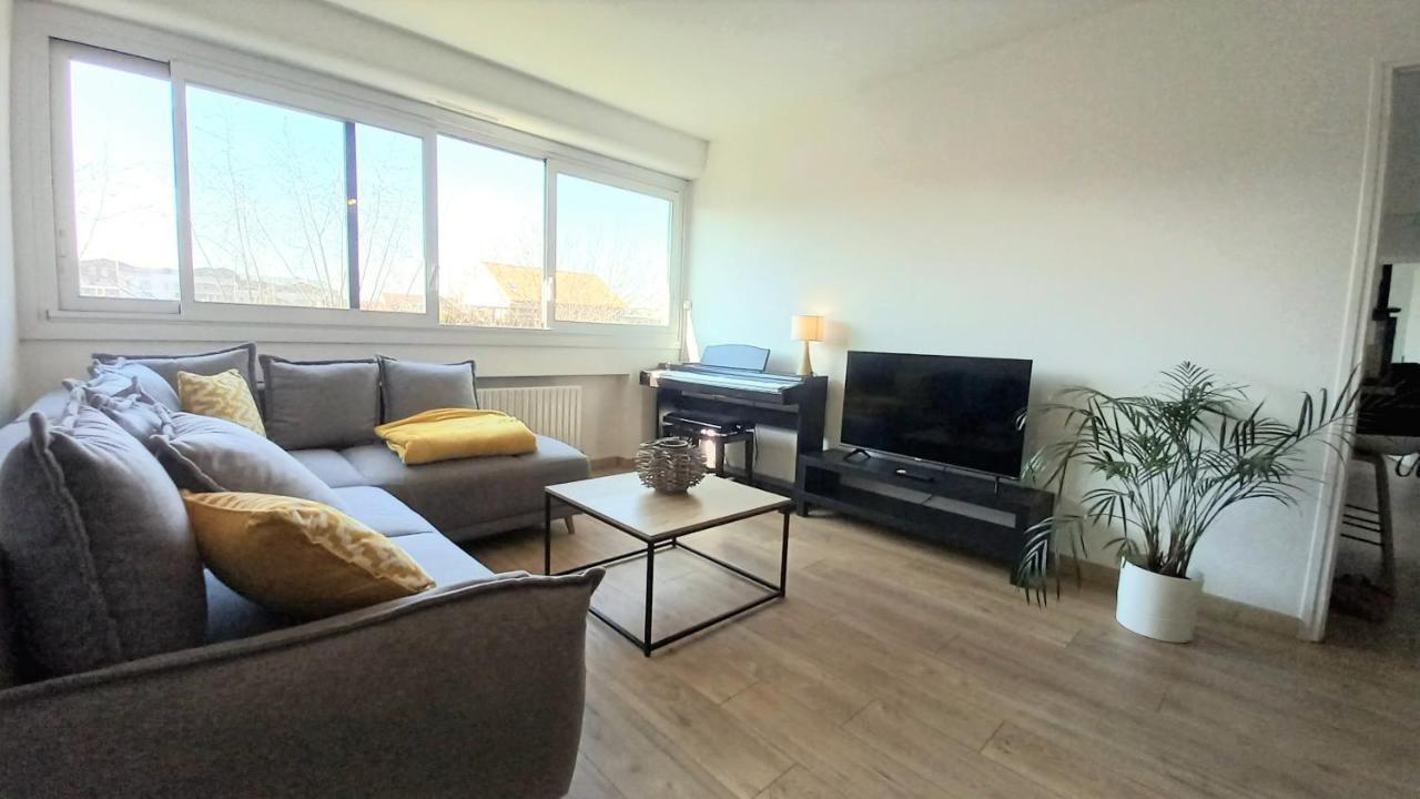 Magnifique Cocon - Metro A Republique - 2 Belles Chambres Avec Dressings - Wifi Gratuit - Netflix - Au Calme Absolu - Lumineux - Jardin Arbore Partage Dans La Residence Villeurbanne Exterior foto