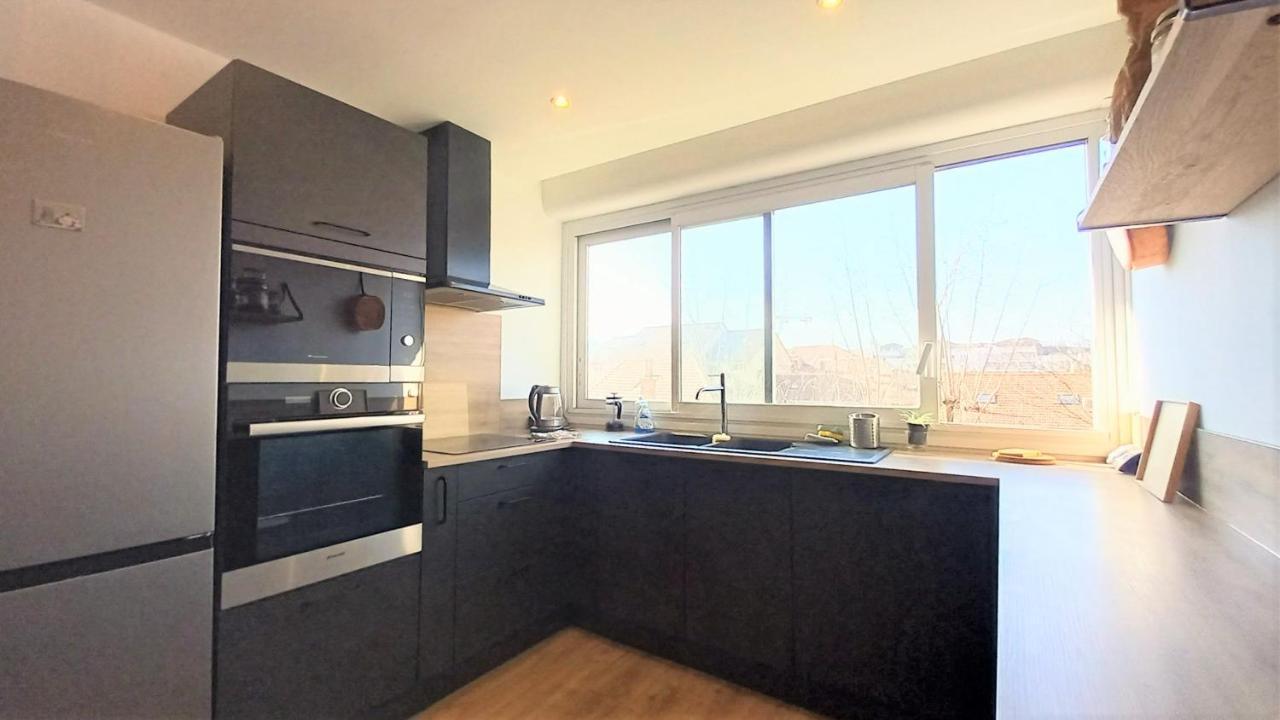 Magnifique Cocon - Metro A Republique - 2 Belles Chambres Avec Dressings - Wifi Gratuit - Netflix - Au Calme Absolu - Lumineux - Jardin Arbore Partage Dans La Residence Villeurbanne Exterior foto